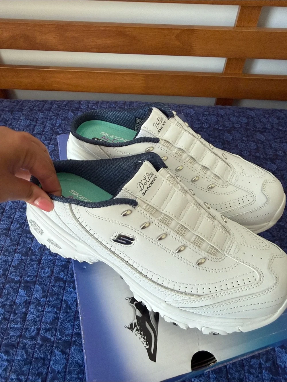 Skechers Women’s D’Lites in White/Navy